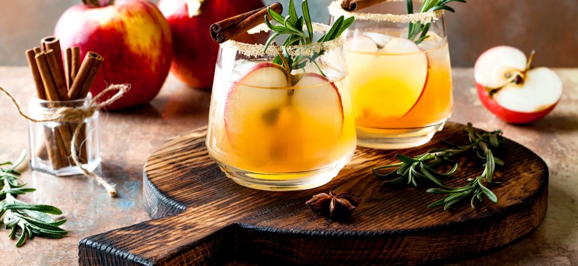 Seasonal apple cocktails with cinnamon and rosemary
